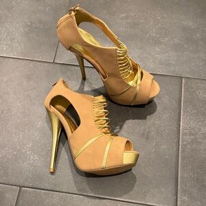 Elegant Tan and Gold Heels Riva by Bumper 6.5